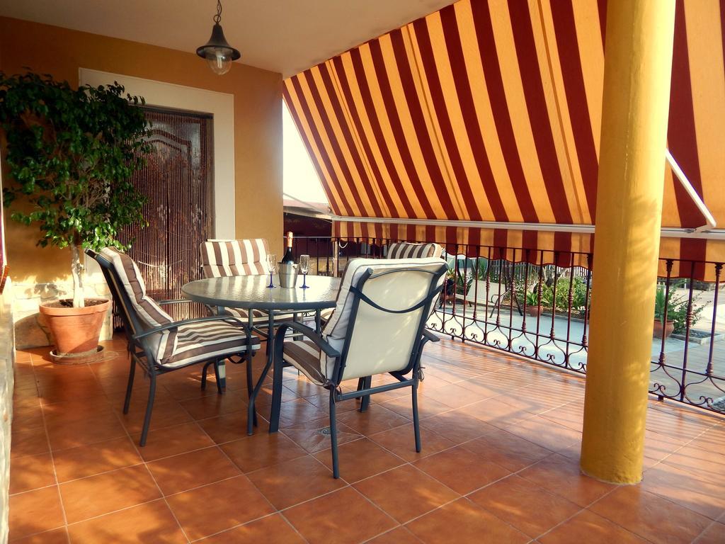 Villa Maria - Pista De Padel Y Piscina Баэна Номер фото